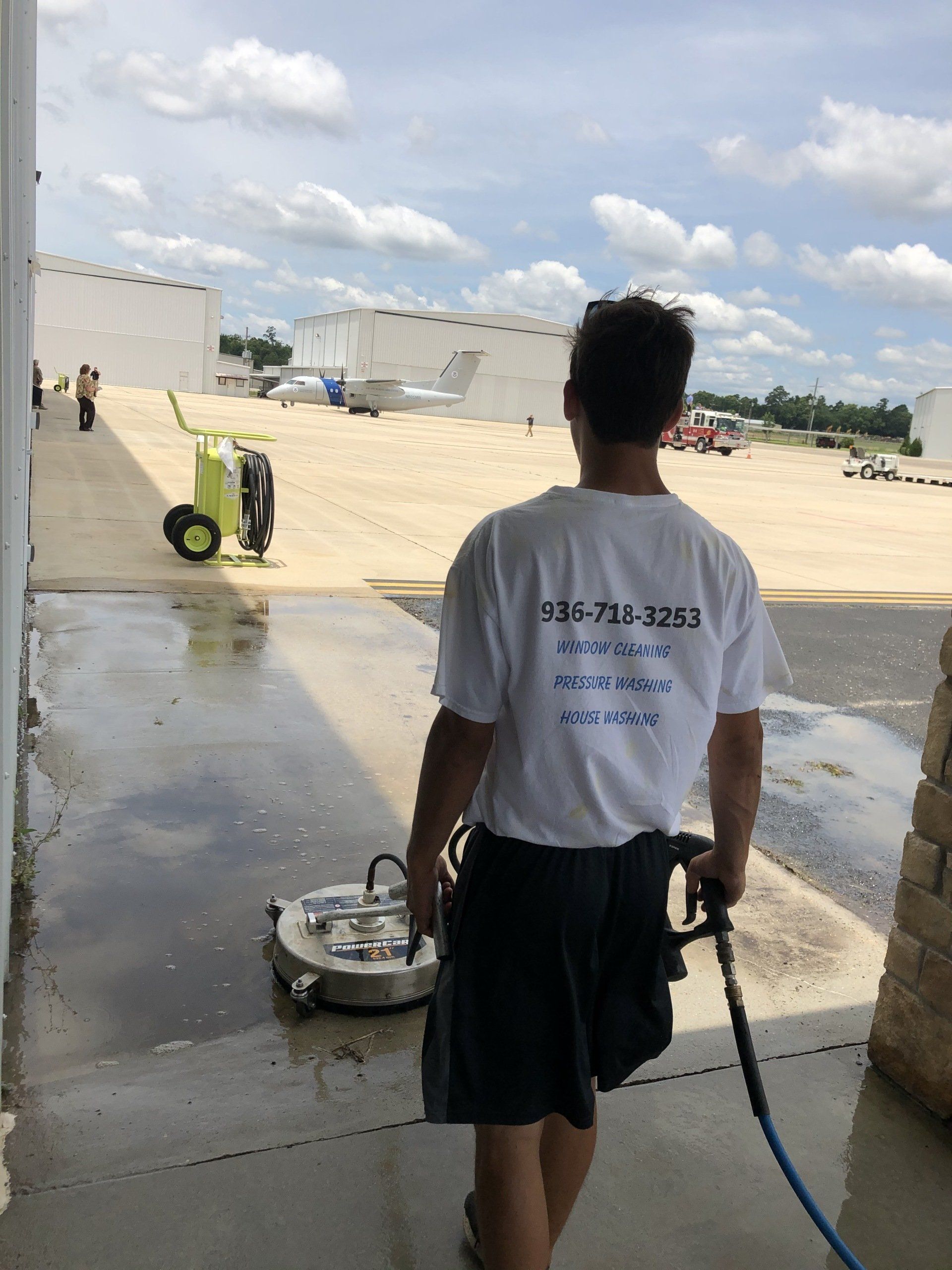 Driveway and Sidewalk Pressure Cleaning