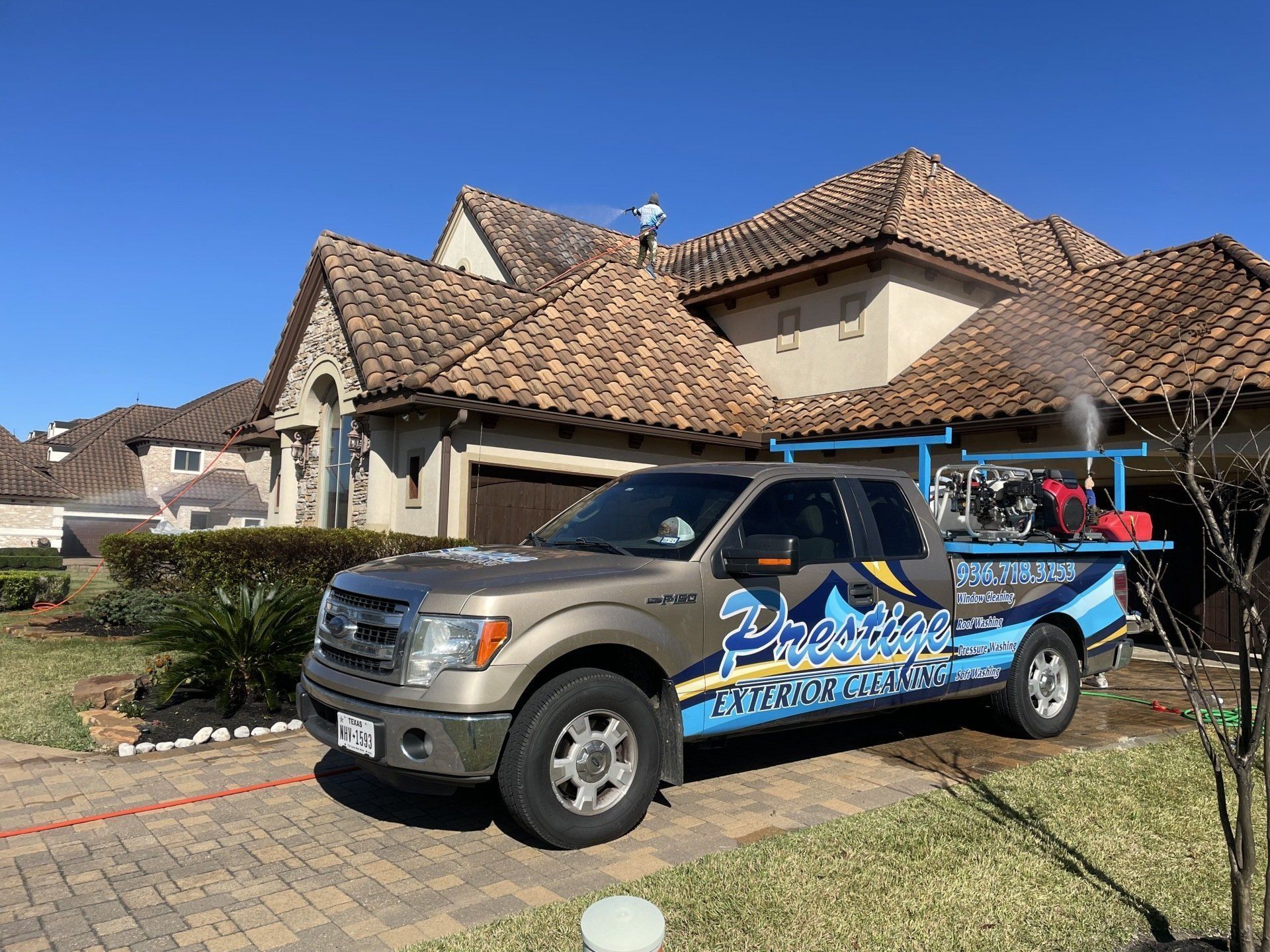 Driveway and Sidewalk Pressure Cleaning