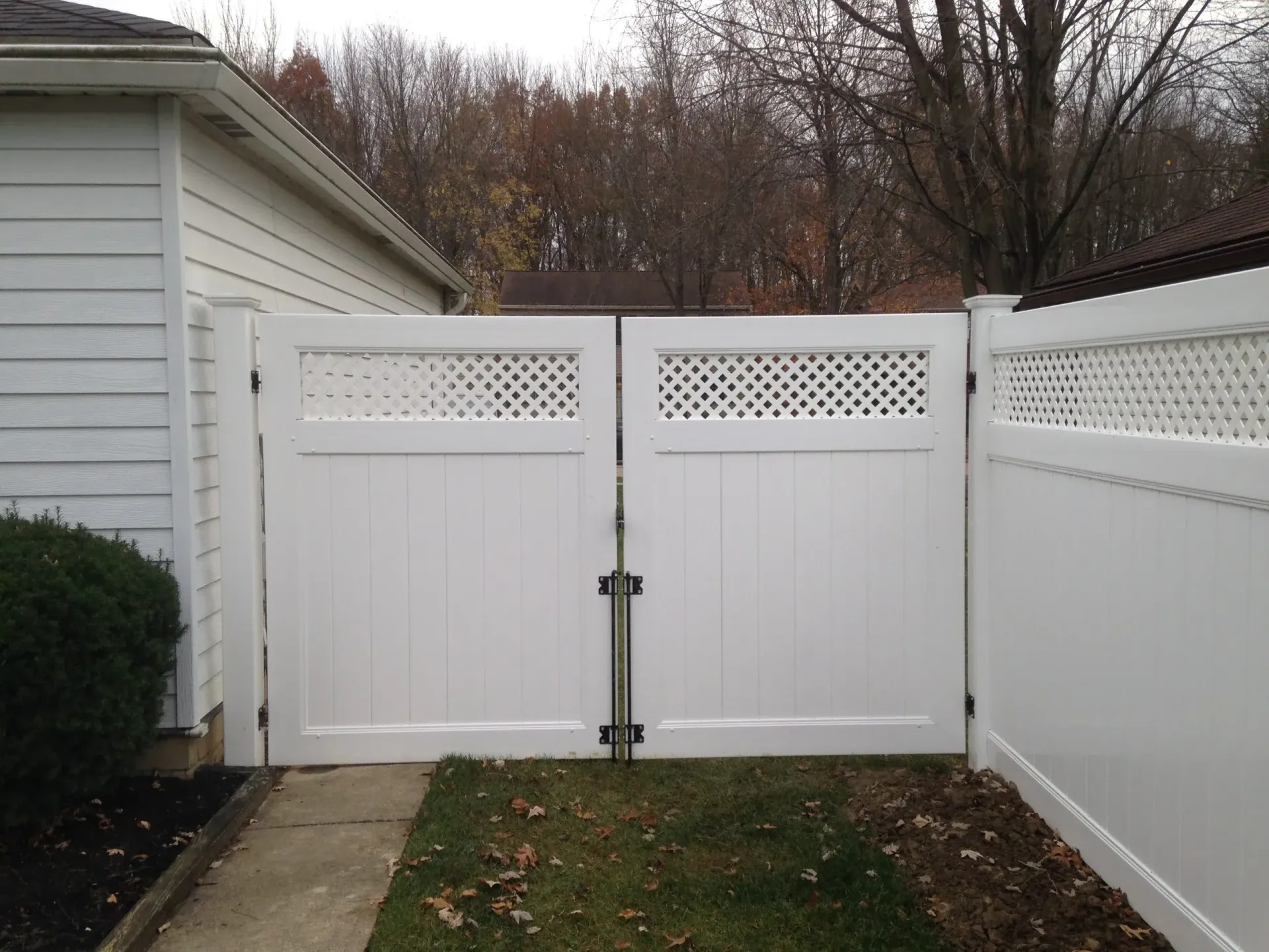 Vinyl fence installation