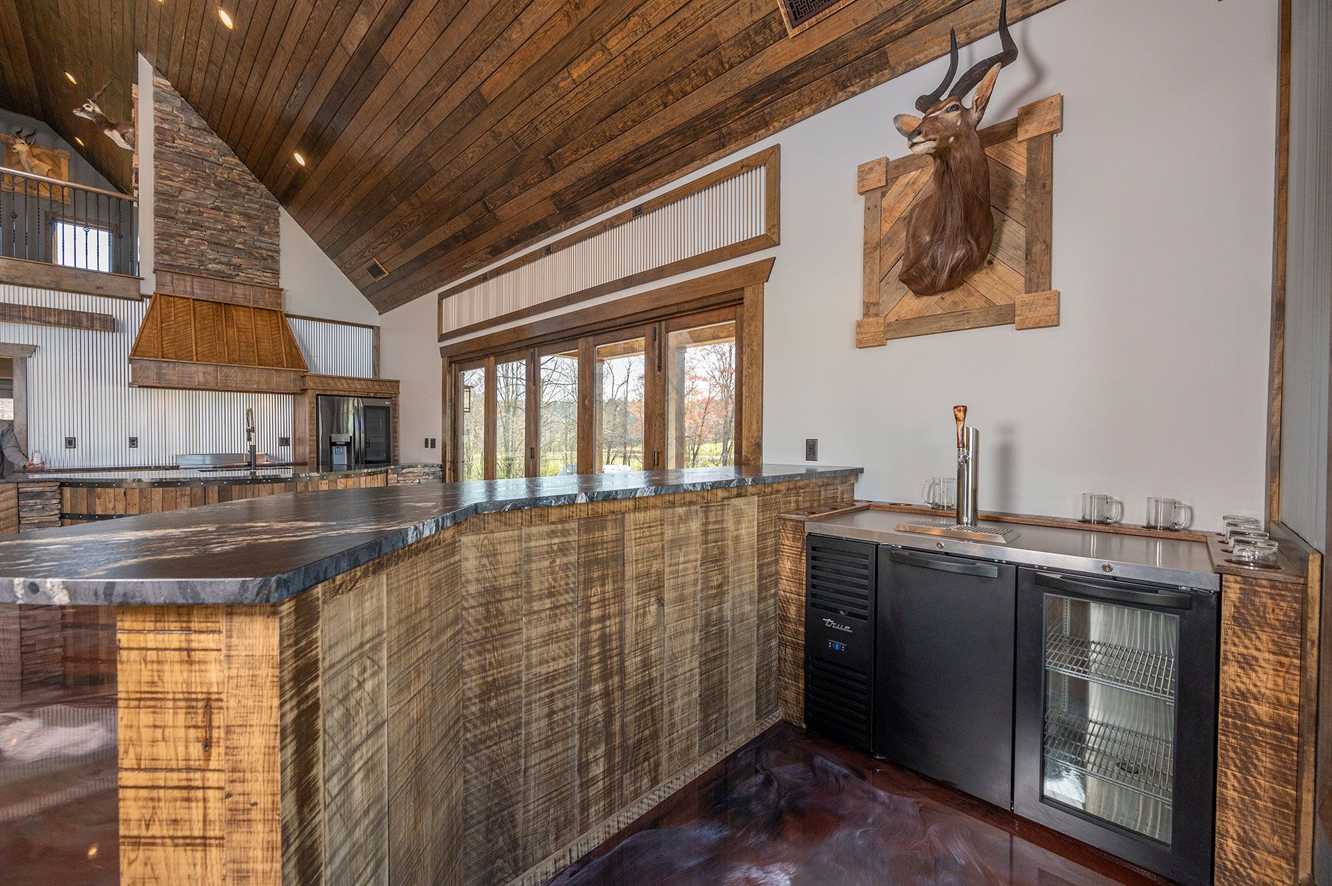 Stanley project - a spacious bar