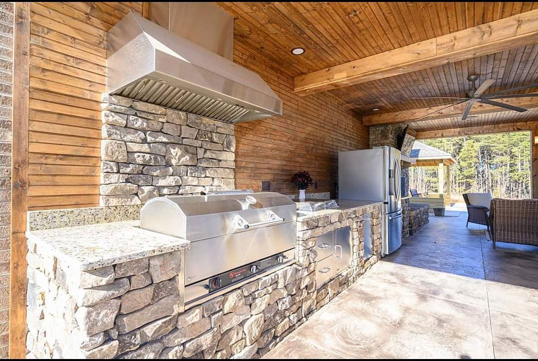 Wooten project - beautiful outdoor grill and countertop