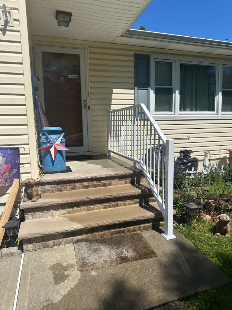 Exterior aluminum safety railing system