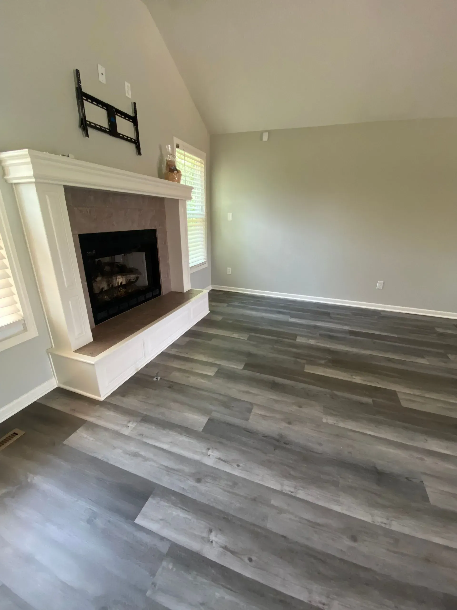 Foaming ocean waves crash, turquoise and white.