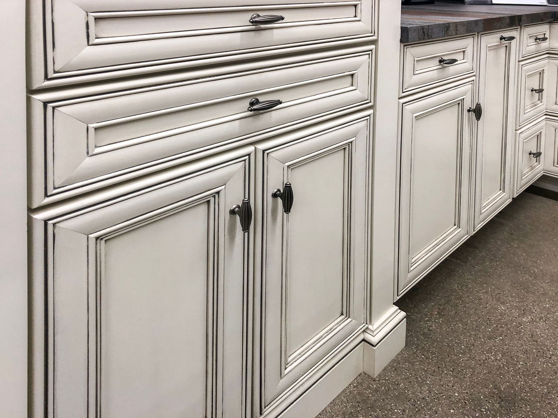 5 Mistakes People Make When Choosing Kitchen Cabinets