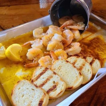 Toasted bread with buttered shrimps