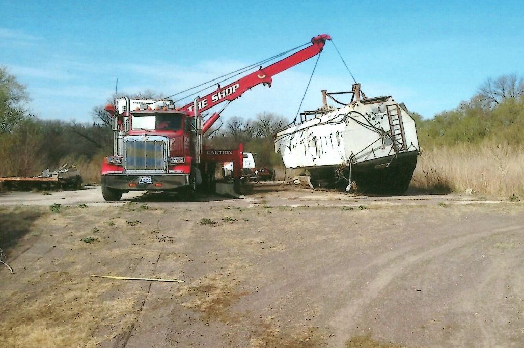 Wrecked Trailer Unload