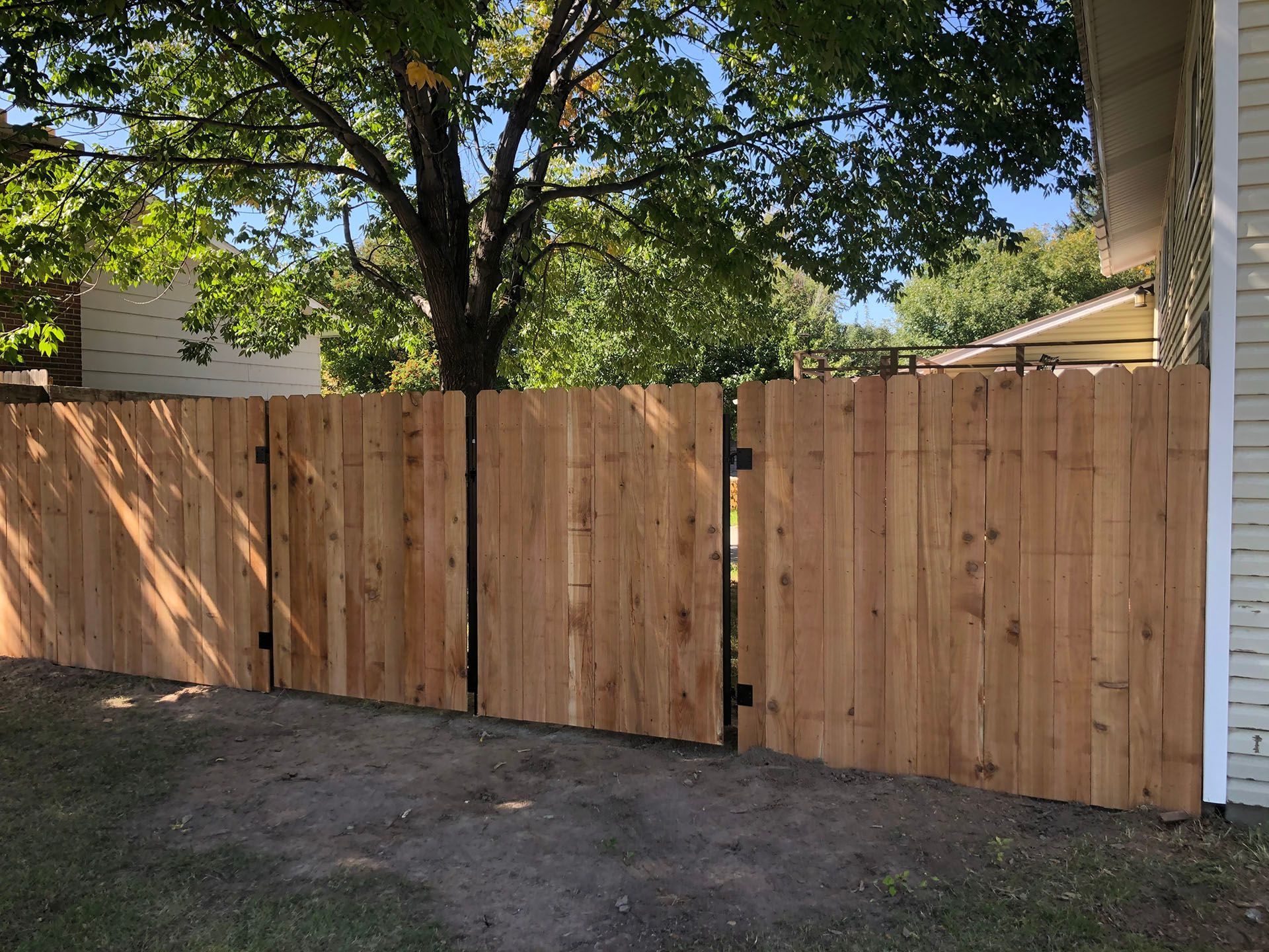 Wood fence service
