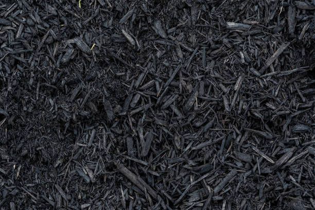 Premium black dyed hardwood mulch
