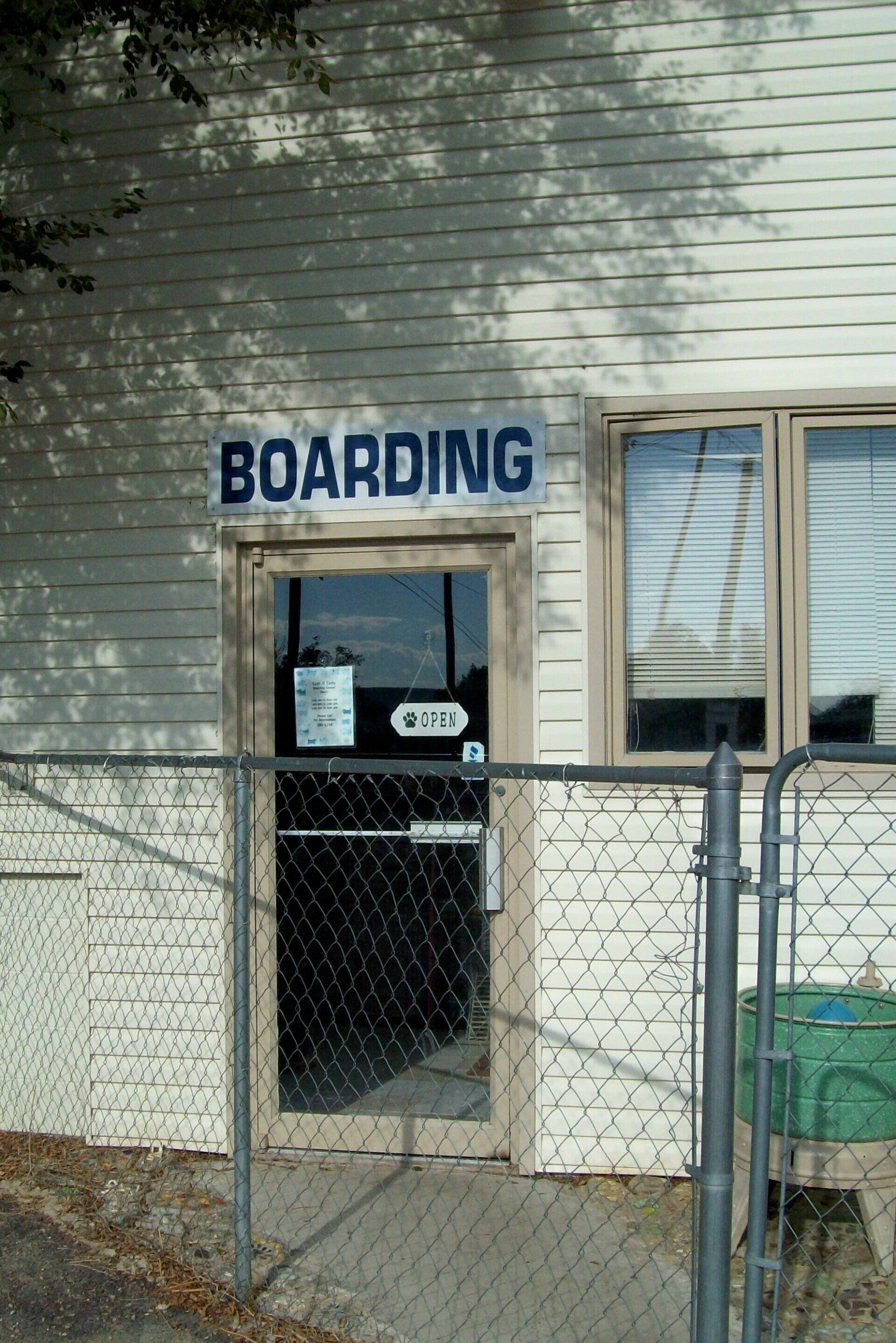 Cute & Curly boarding