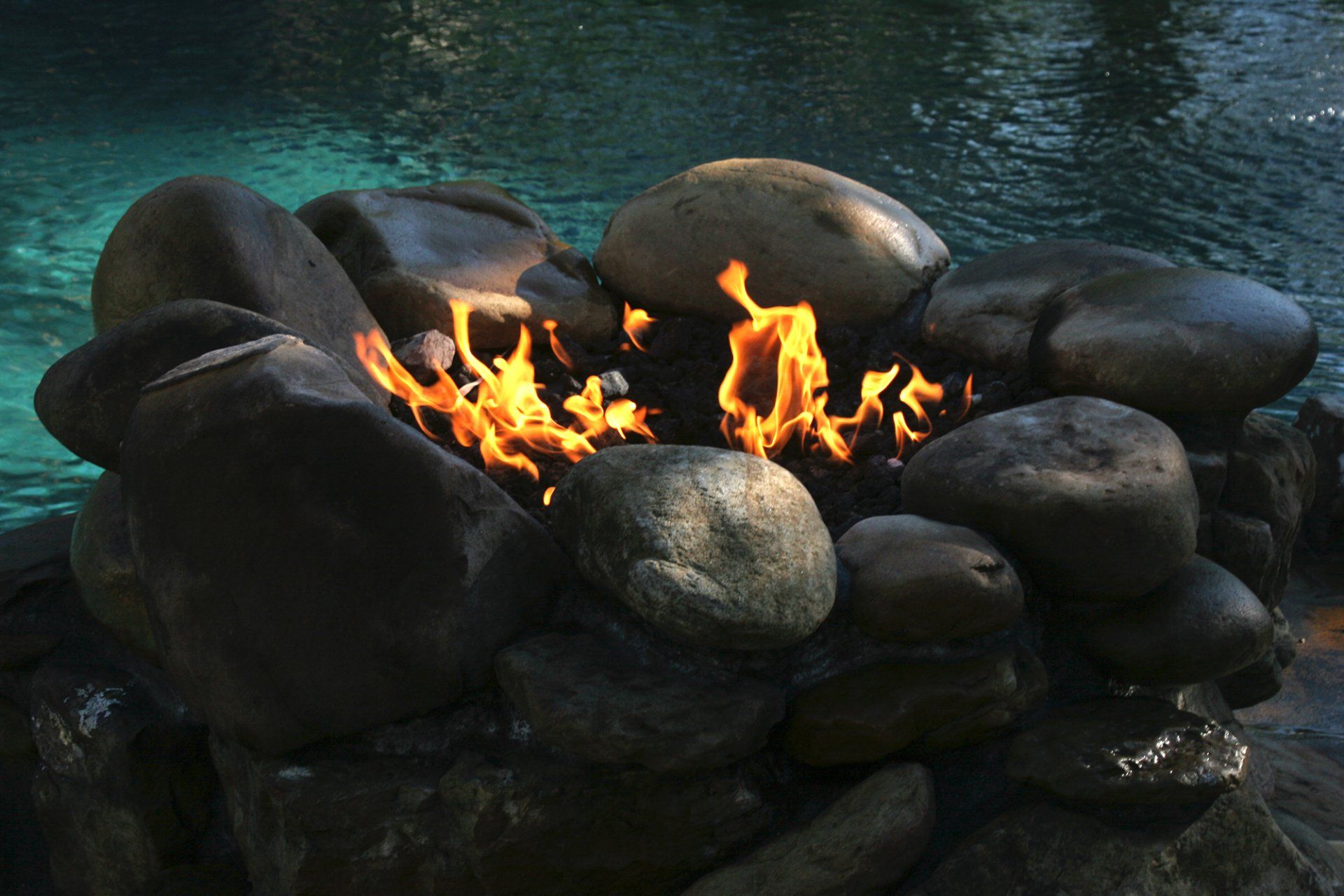 Fire pit pool feature