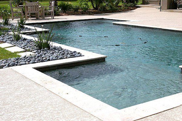 Contemporary swimming pool