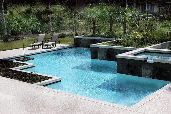 Contemporary swimming pool