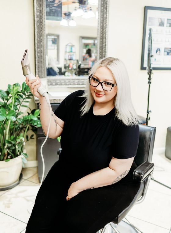 Mia Bradley - stylist