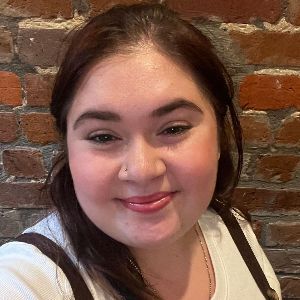 Eleezabeth Torres - stylist