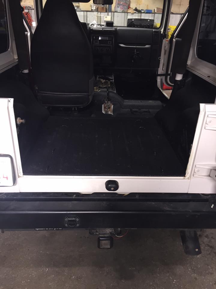 Vehicle floor mats