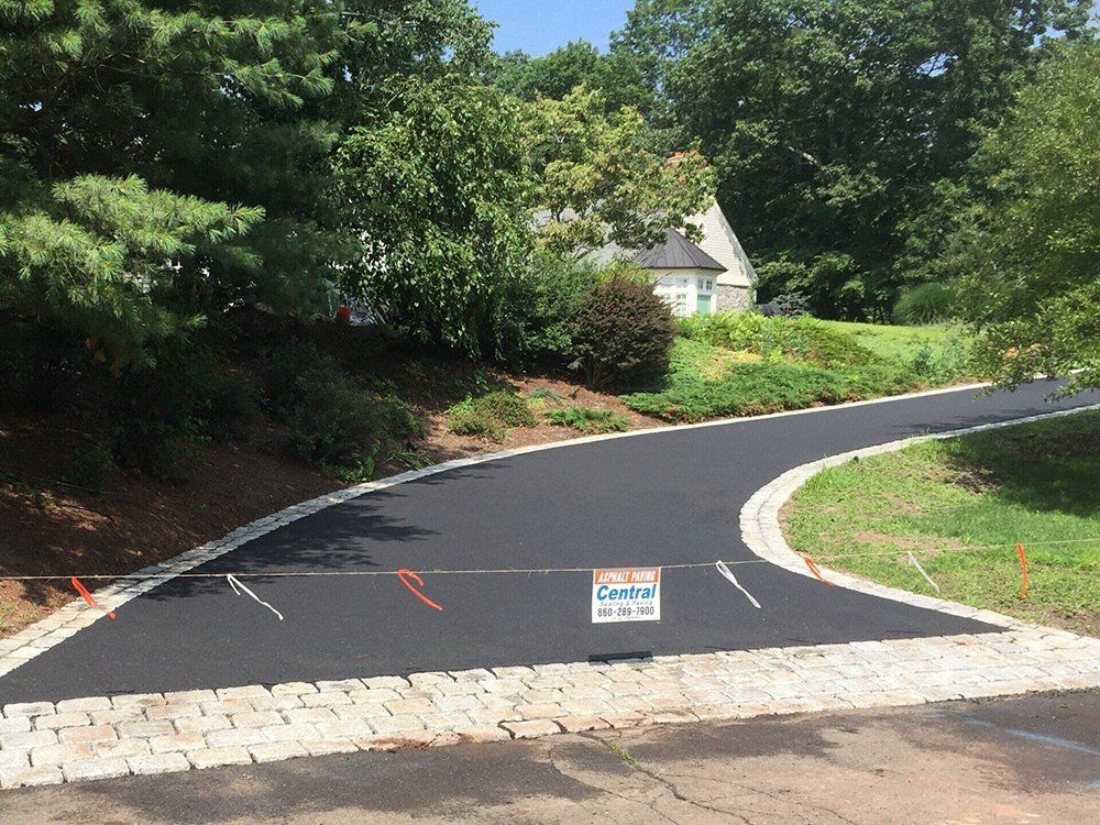 Asphalt paving service