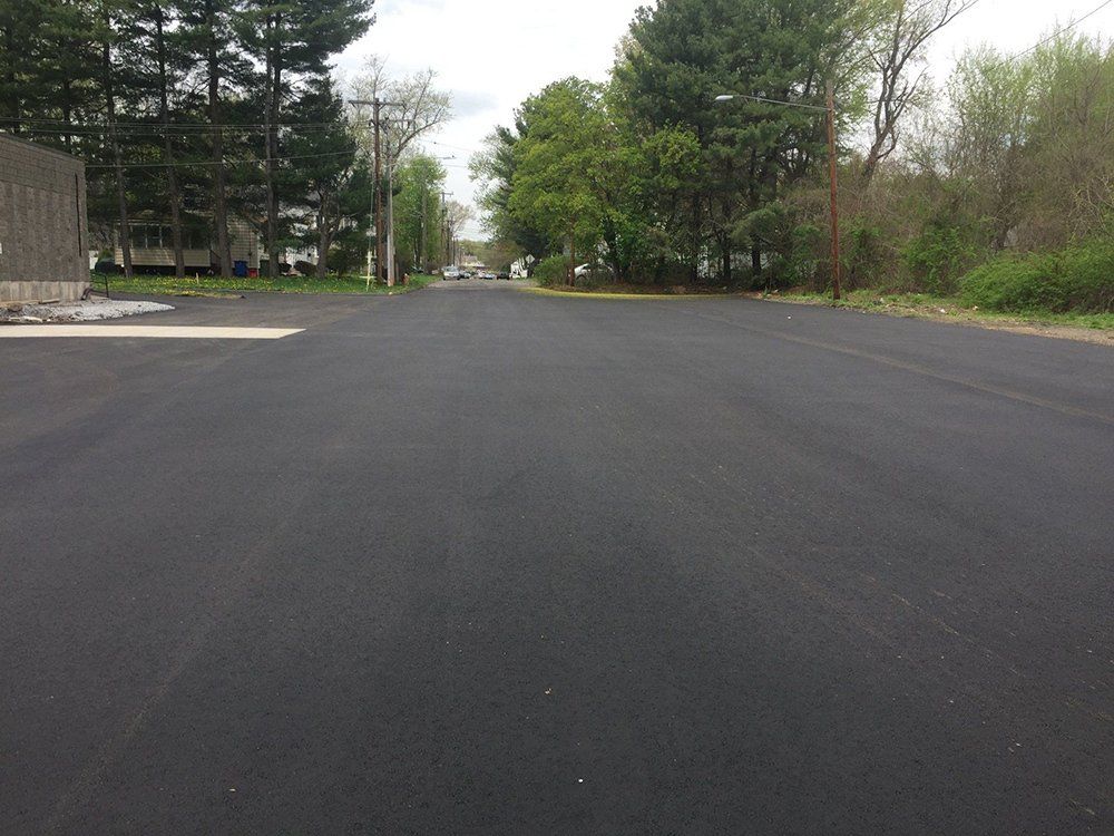 Commercial asphalt paving service