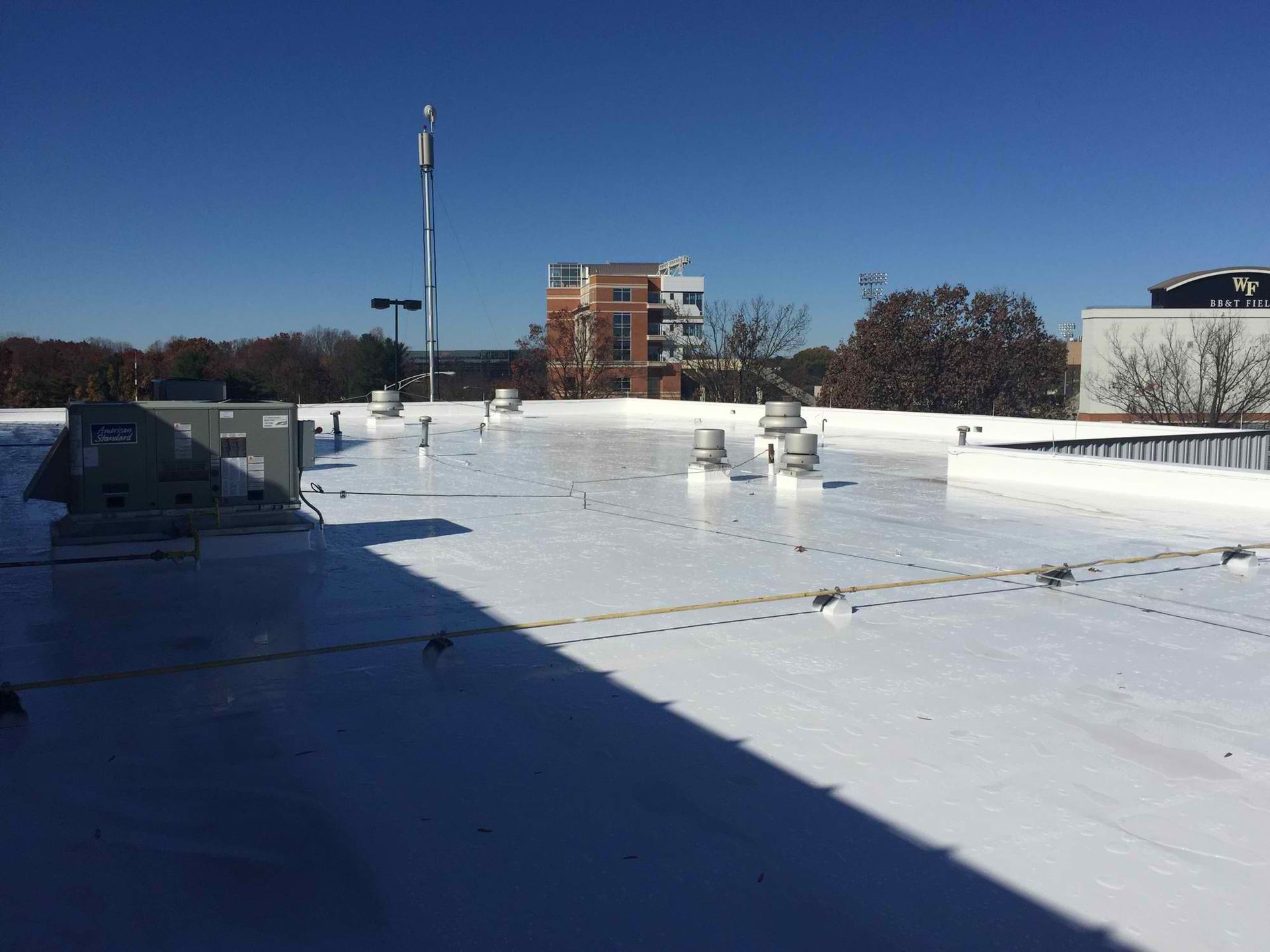 Commercial roof coating service