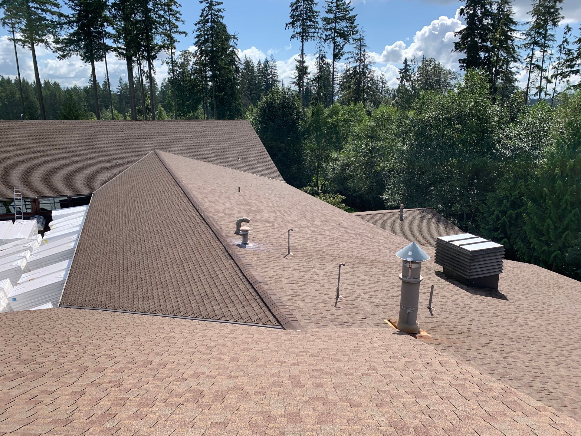 The roof of a house with the number 5 on it