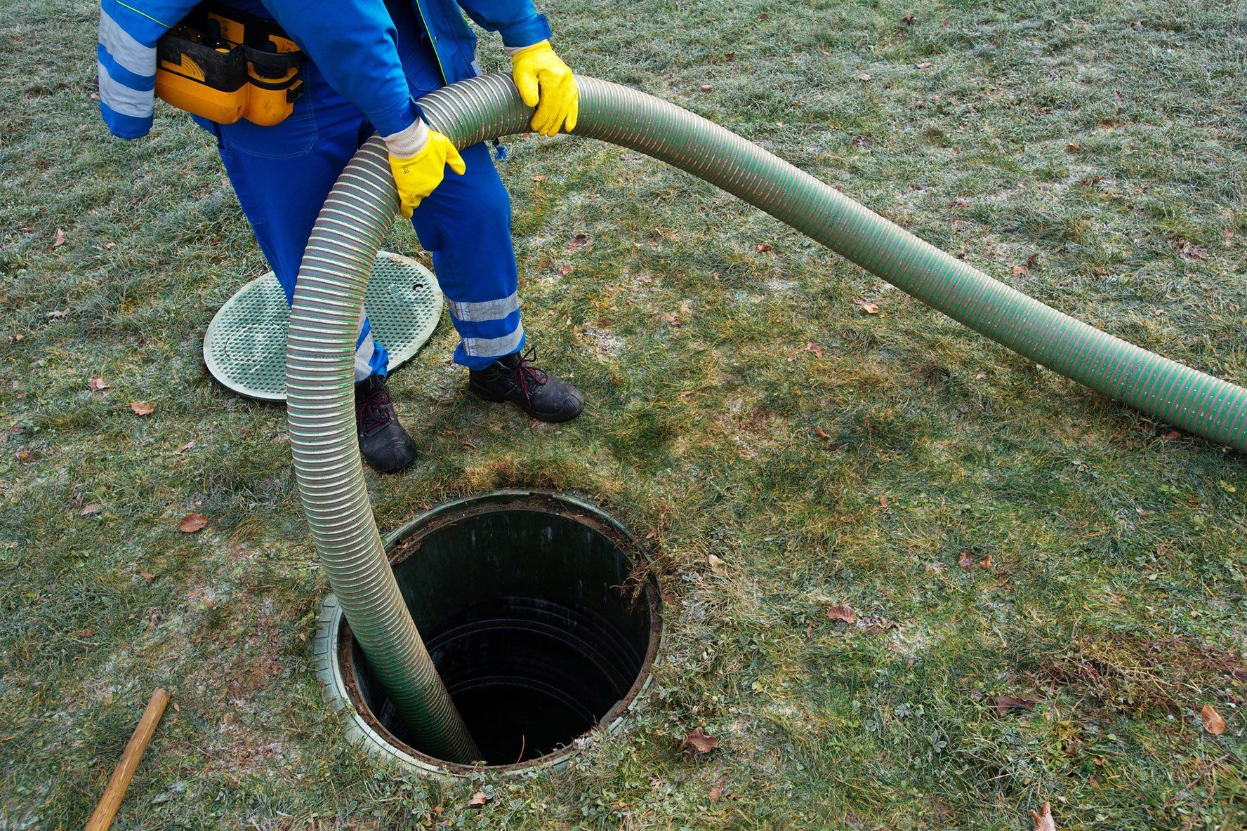 Septic pumping service