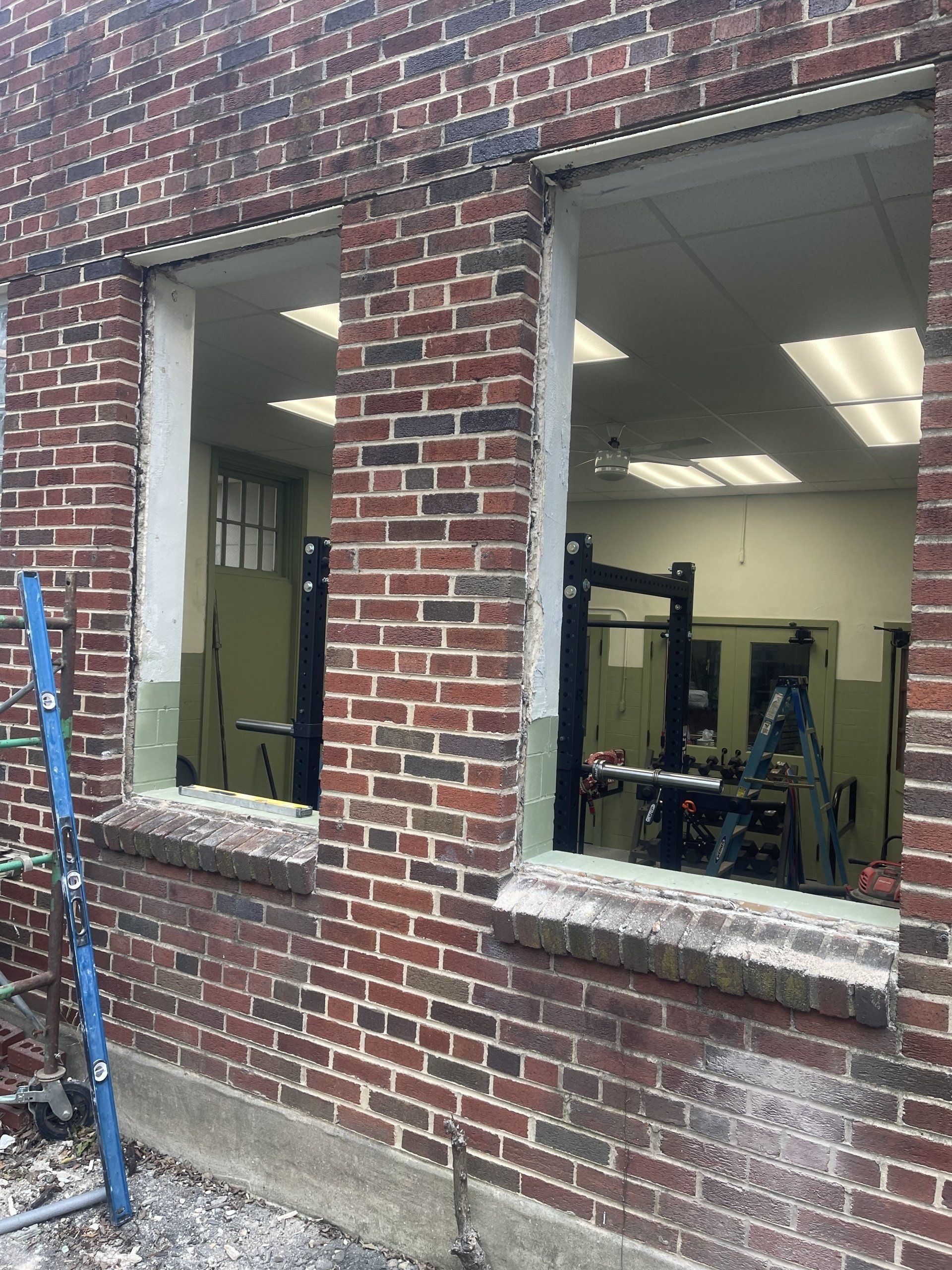 Preparing the windows before glass block installation