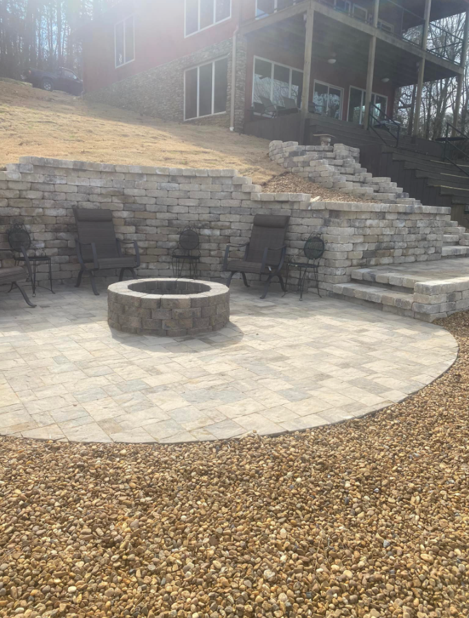 Outdoor fire pit
