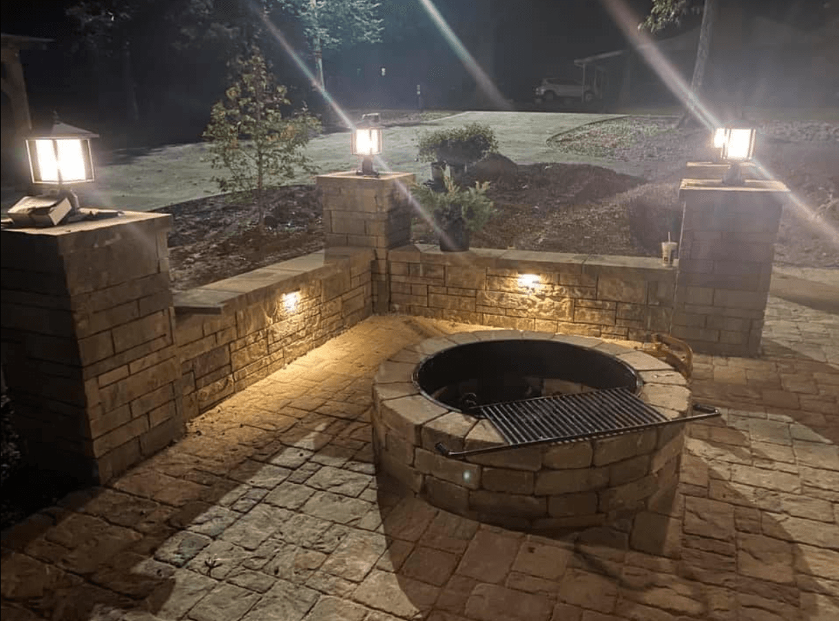 Outdoor fire pit