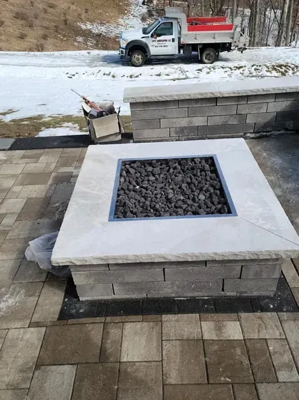 Outdoor firepit