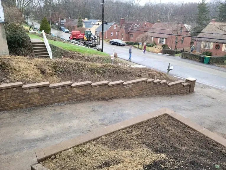 Retaining wall
