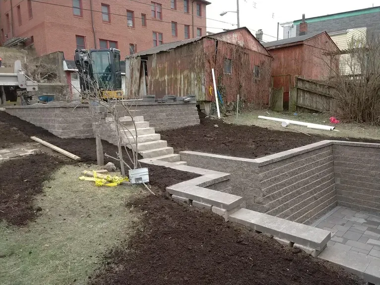 Retaining wall with stairs