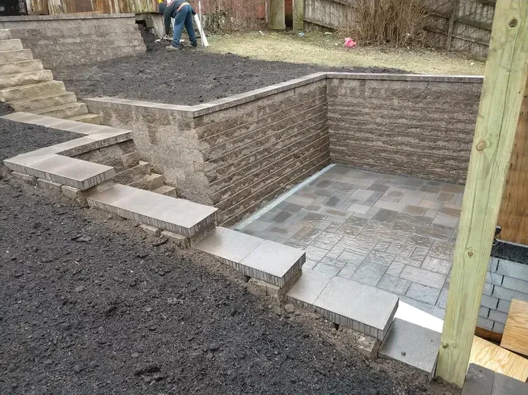Retaining wall with stairs