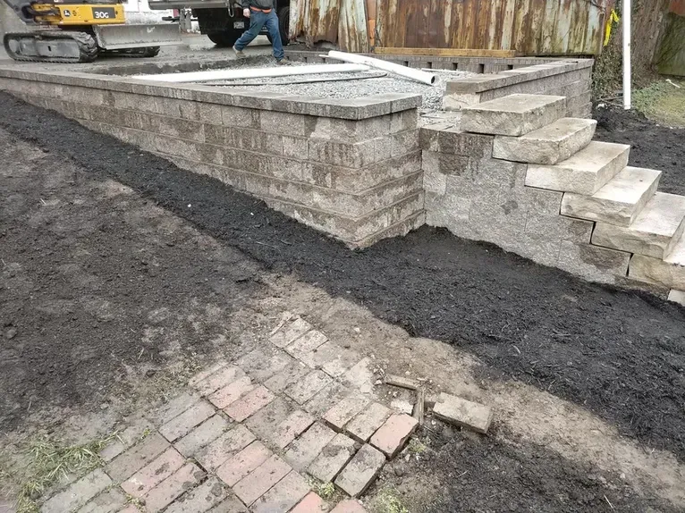 Retaining wall with stairs