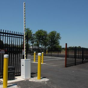 Commercial gates/fences