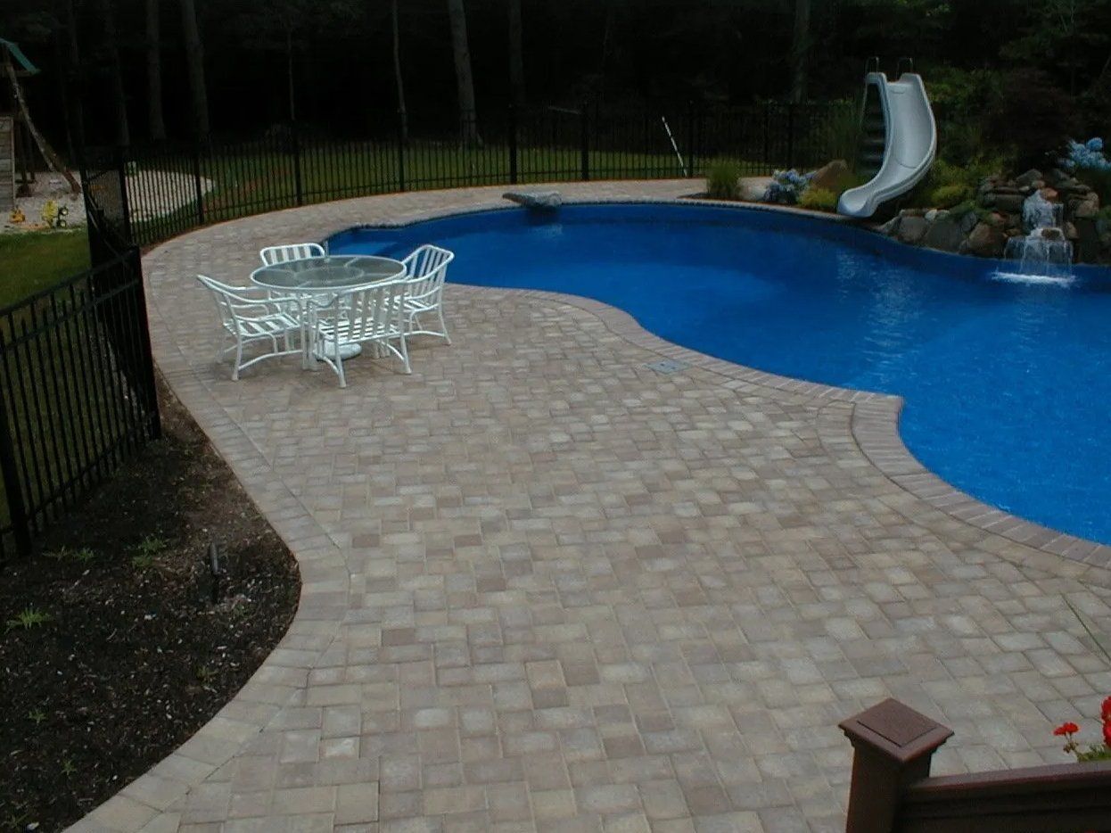 Residential poolscape