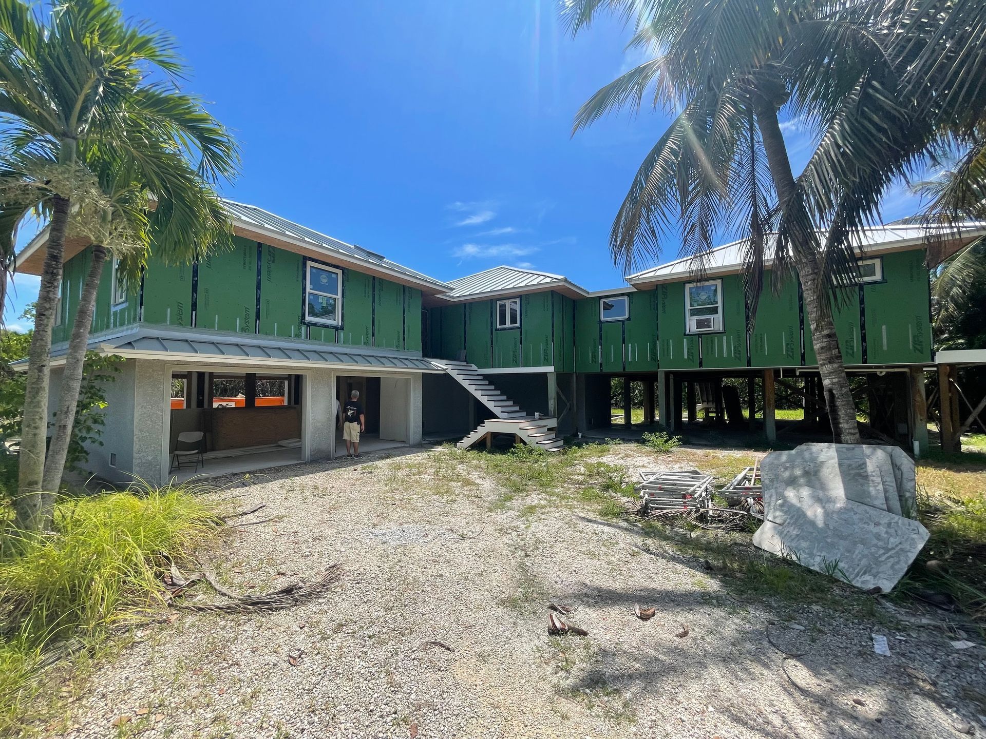 house photo before the siding replacement