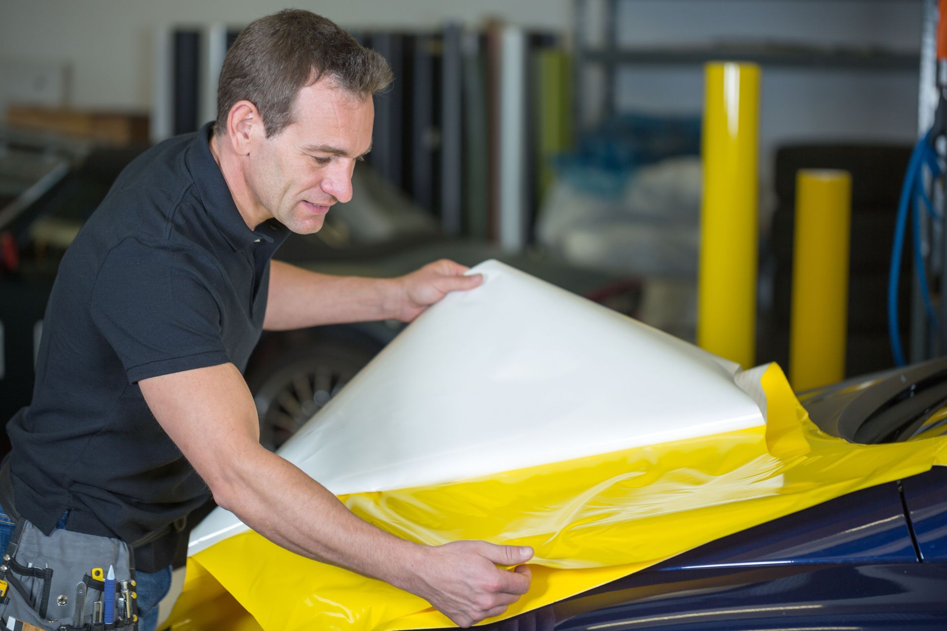 3 Benefits of Using Vinyl Graphics for Business Branding