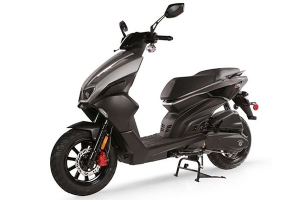 Rattler 200i by Genuine Scooters