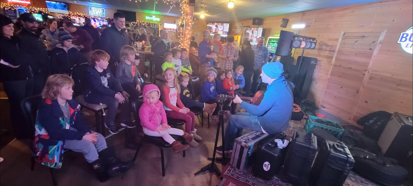 beacon sports bar and grill live music