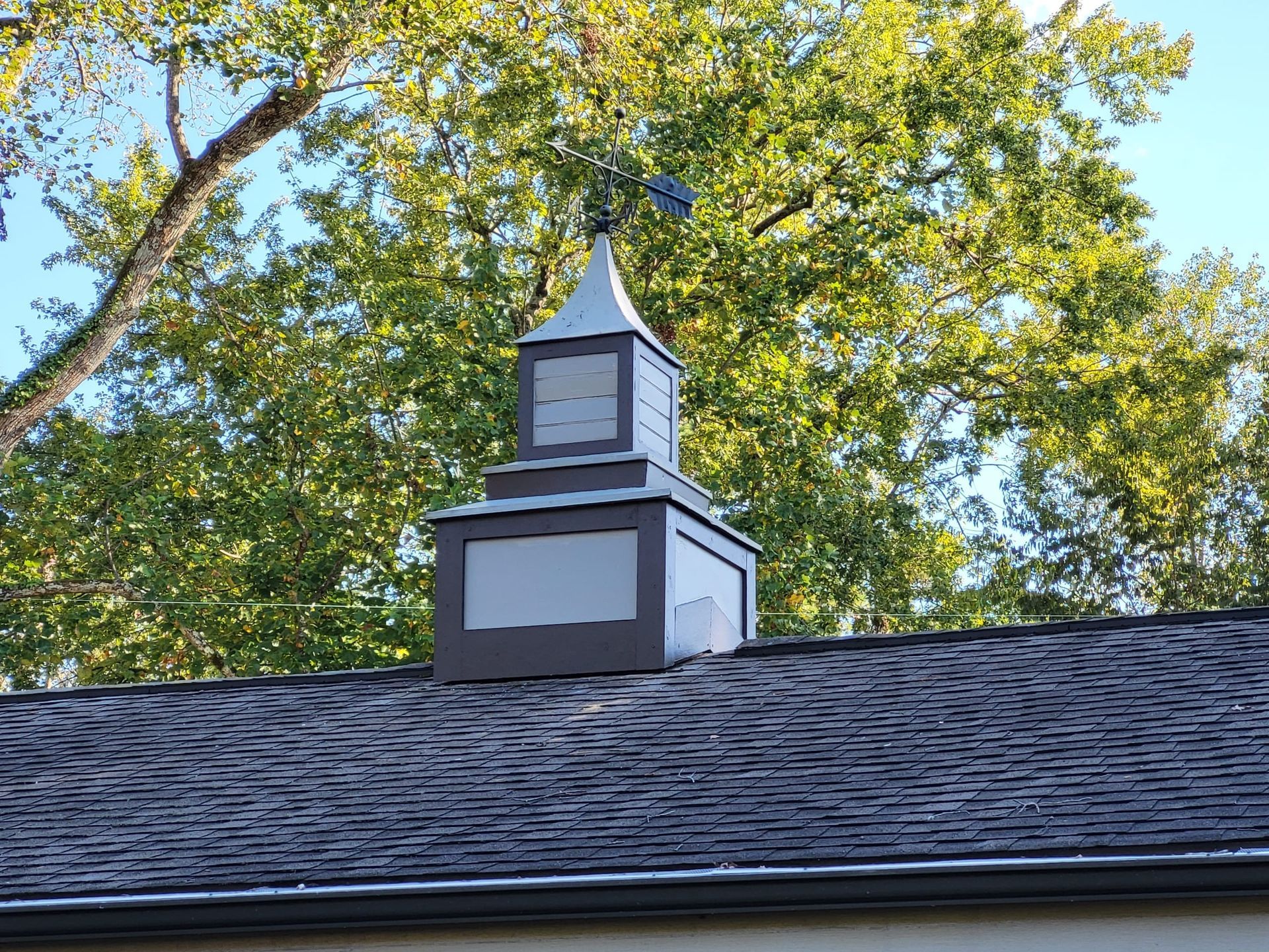 Roofers Pinpoint Roofing LLC Knoxville, TN