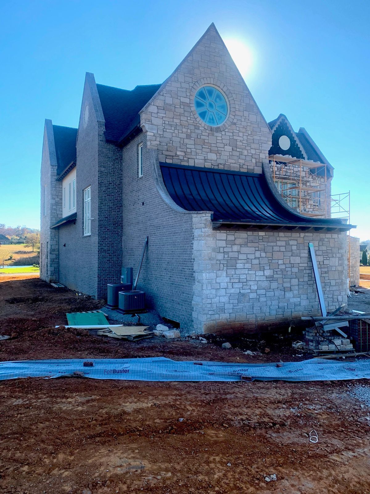 Roofers Pinpoint Roofing LLC Knoxville, TN