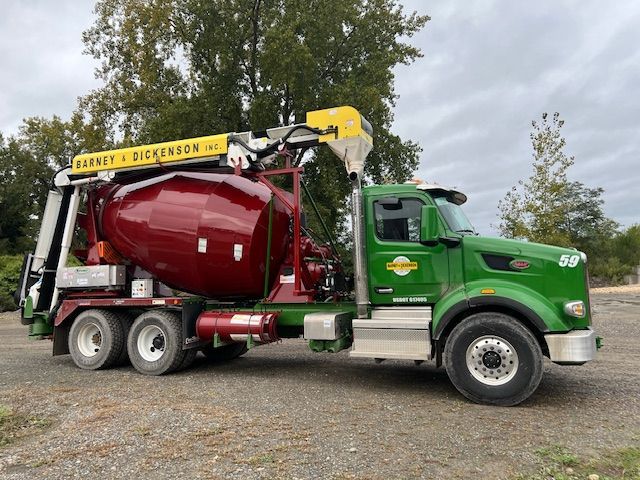 Peterbuilt Cement truck with Conveyor