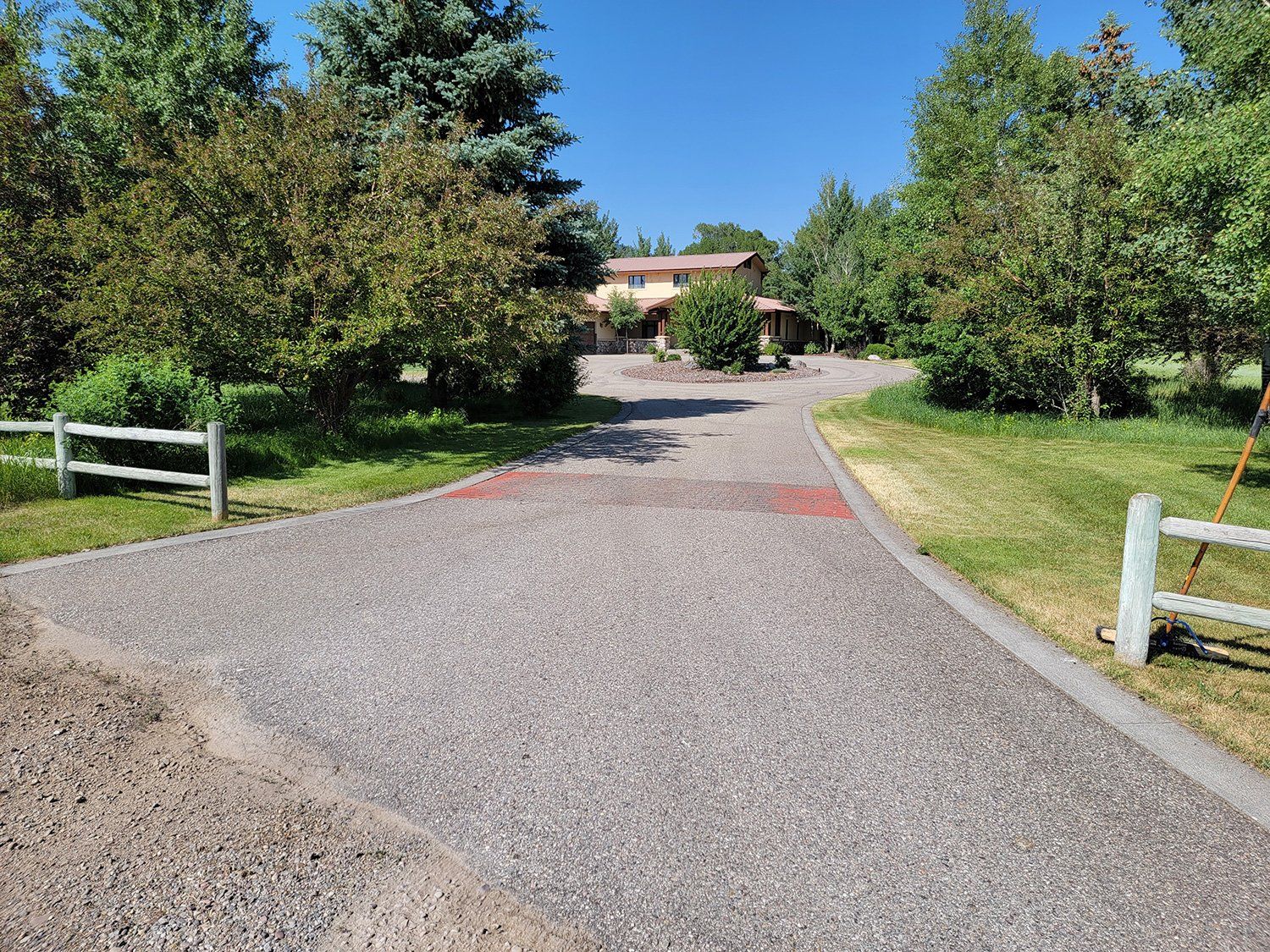 Residential driveway asphalt paving