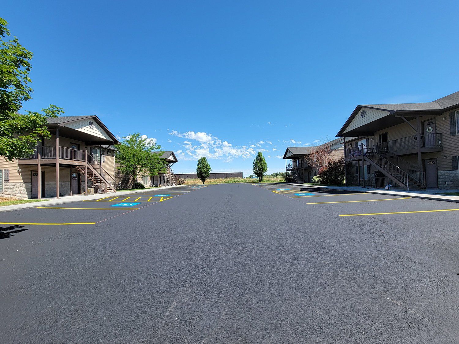Residential asphalt paving