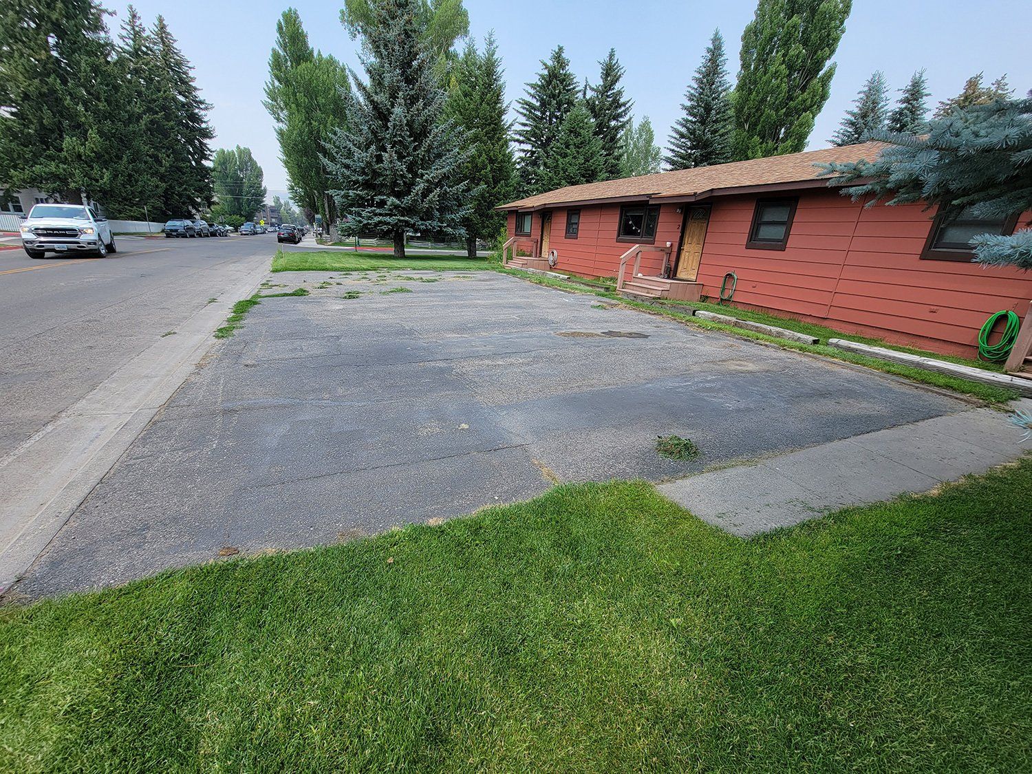 Residential asphalt paving