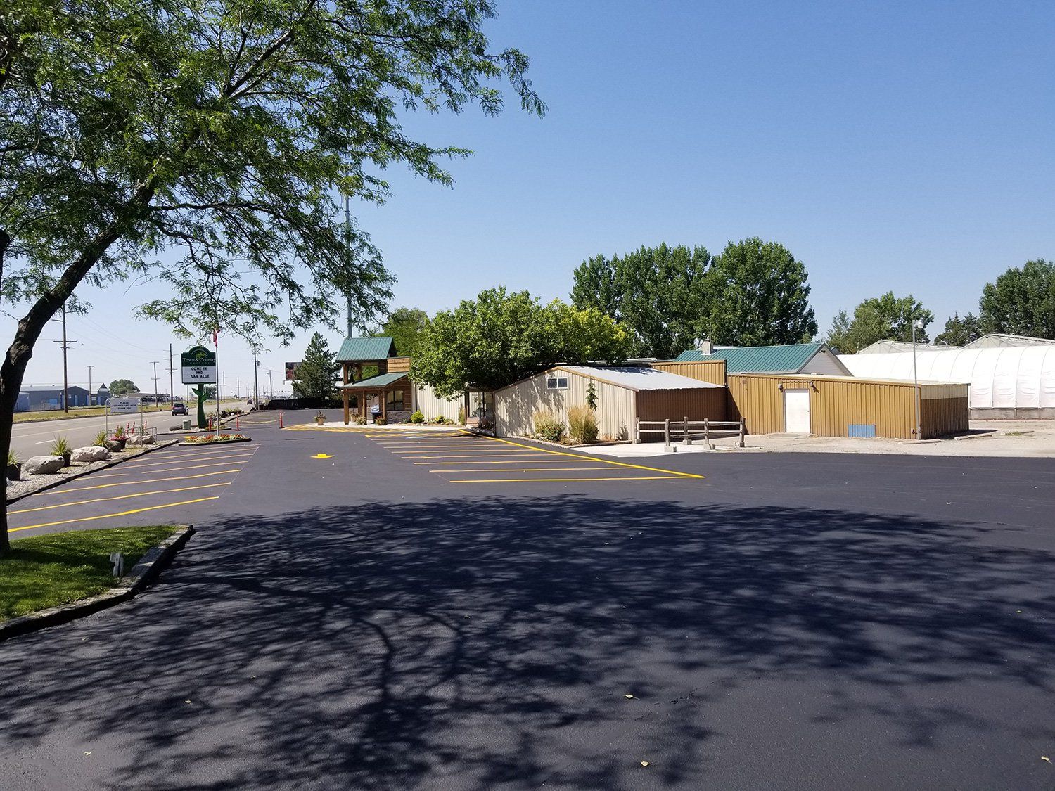 Residential asphalt paving