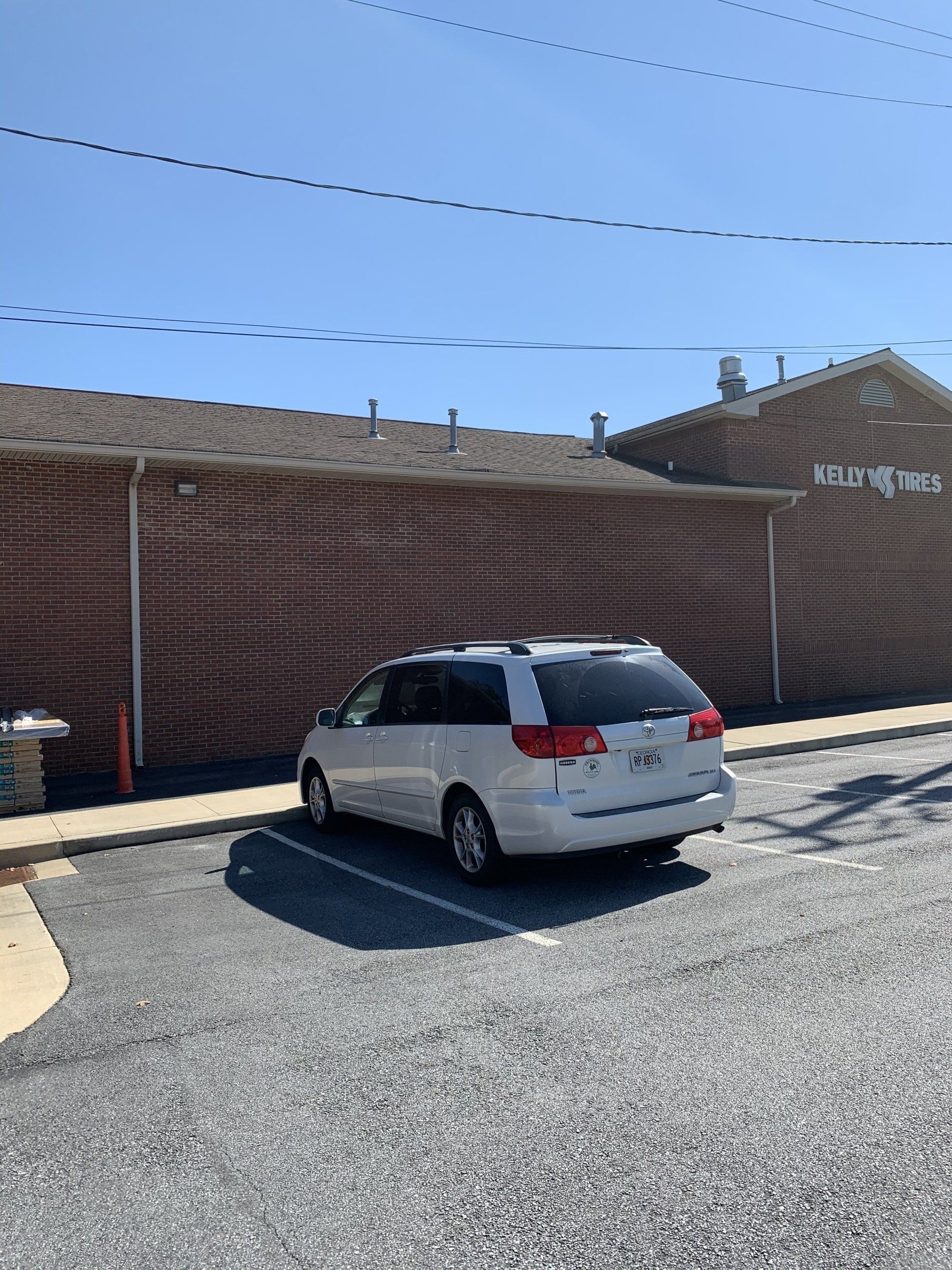 M.R. Roberson Roofing image