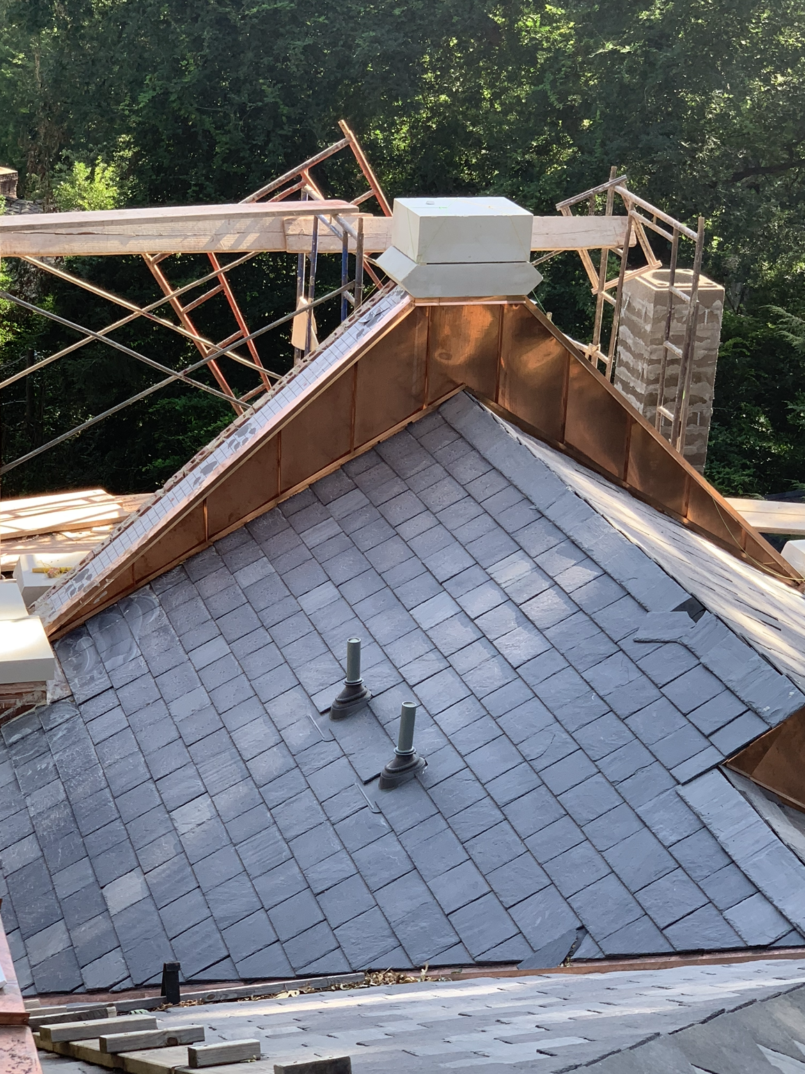 M.R. Roberson Roofing image