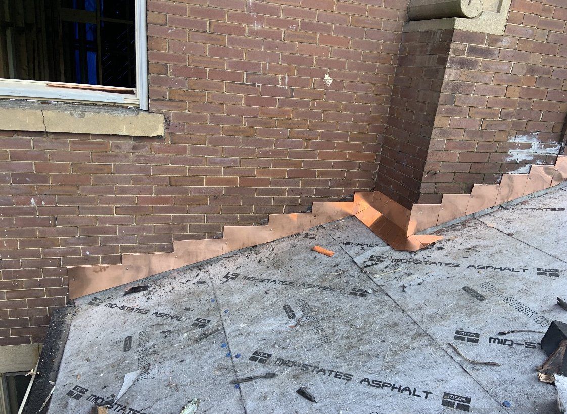 M.R. Roberson Roofing image