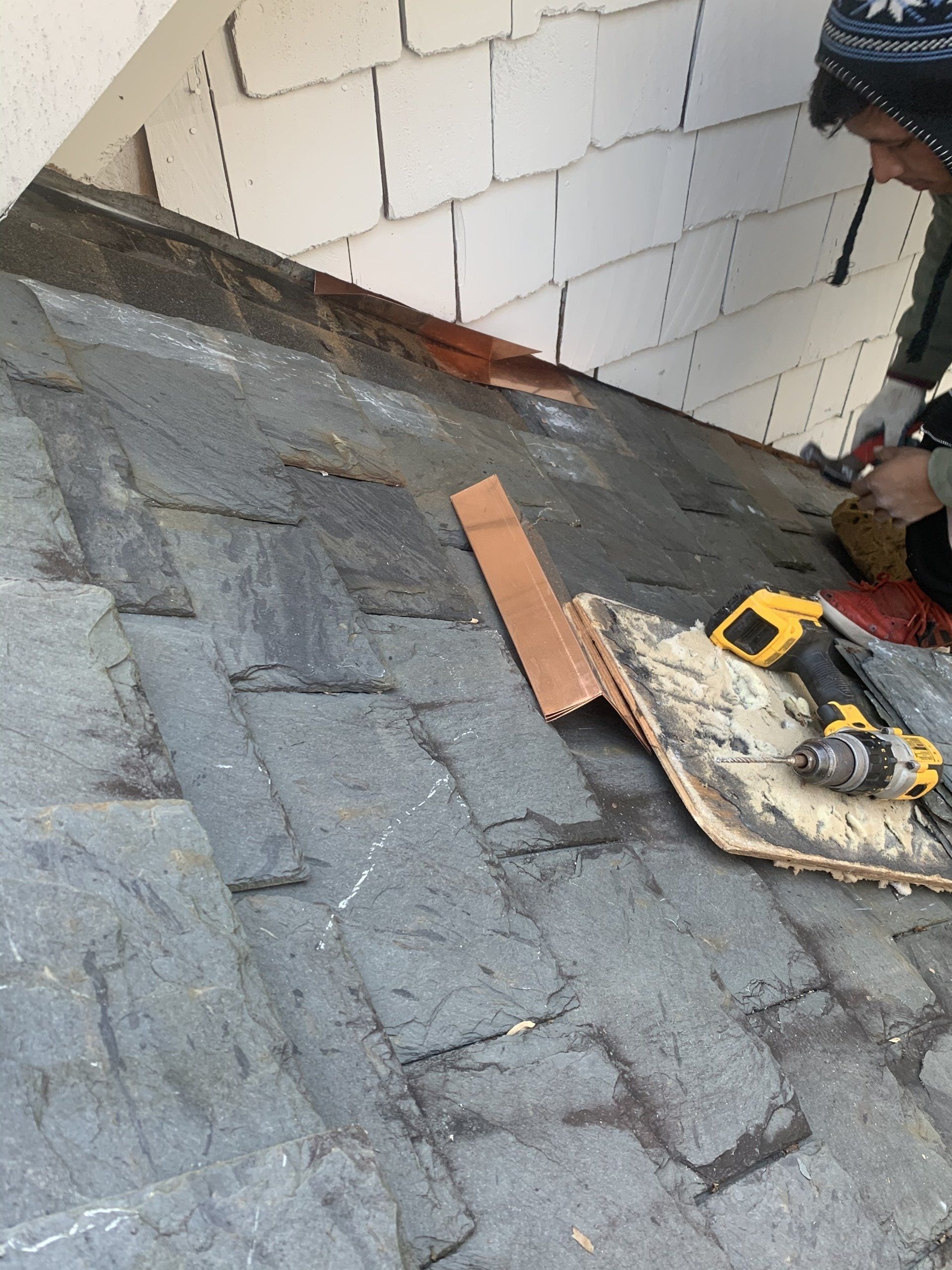 M.R. Roberson Roofing image