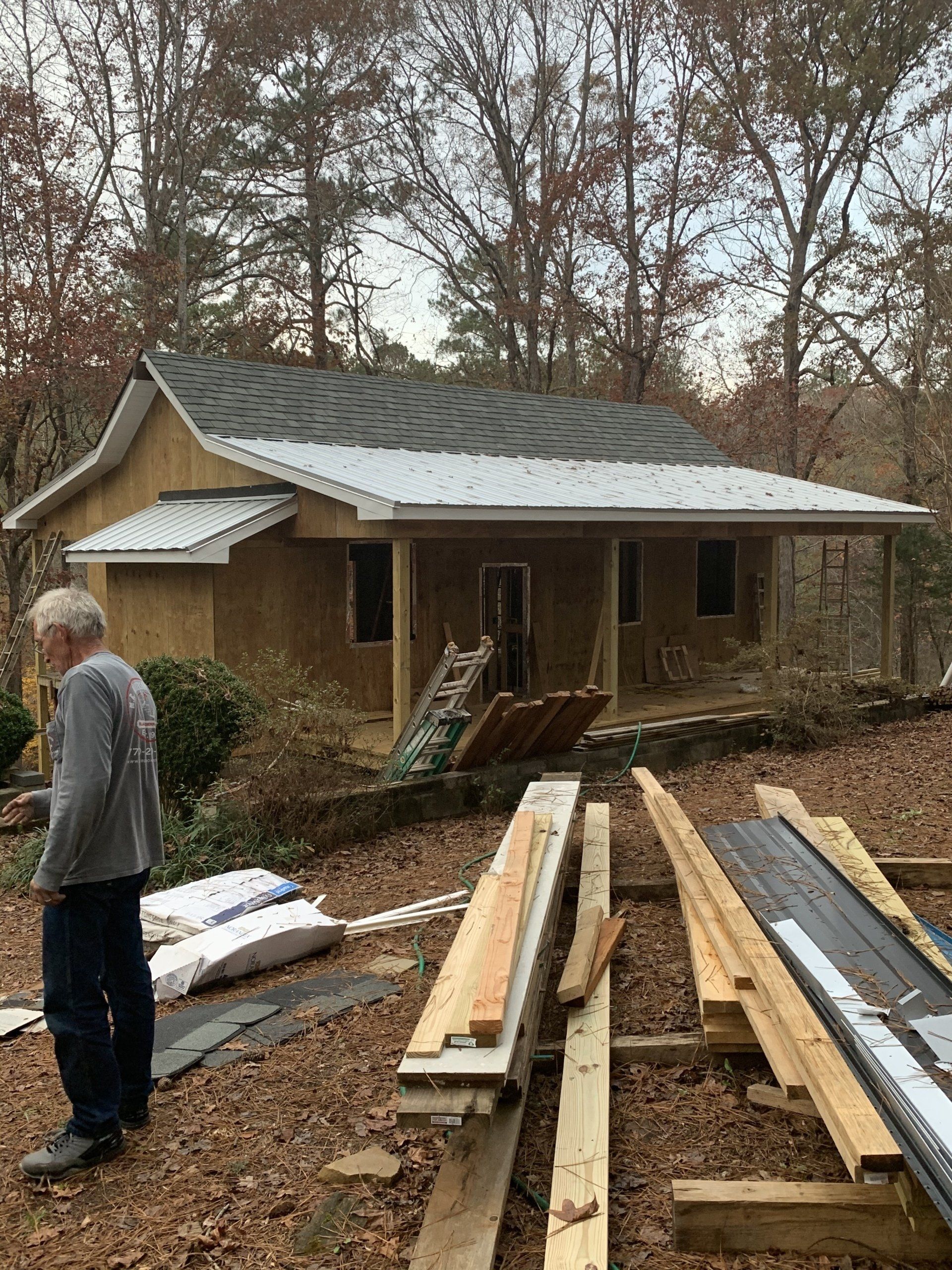 M.R. Roberson Roofing image